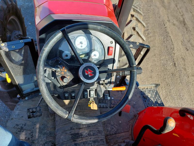 Tractors  Massey Ferguson MF4710 Tractor Photo